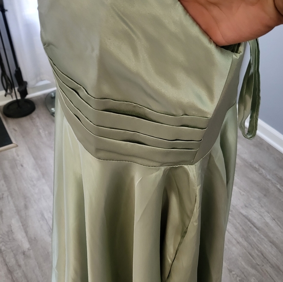 Wedding/Prom Dress - Picture 4 of 13